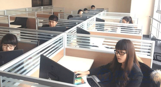 香蕉钻洞视频科技售中客服服務，客服部實拍圖